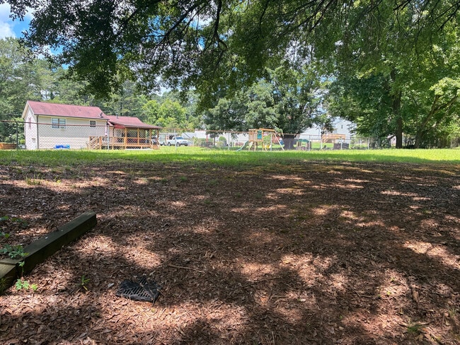Building Photo - Room in House on Karl Ct