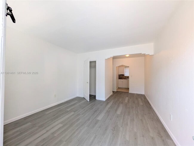 Building Photo - 1565 SW 6th St