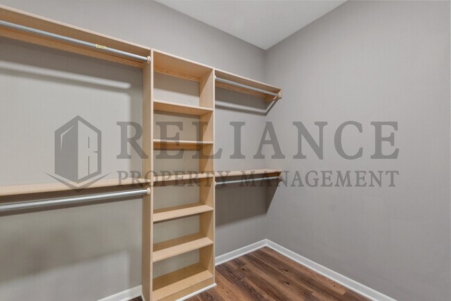 Building Photo - 5281 N Toben Ct