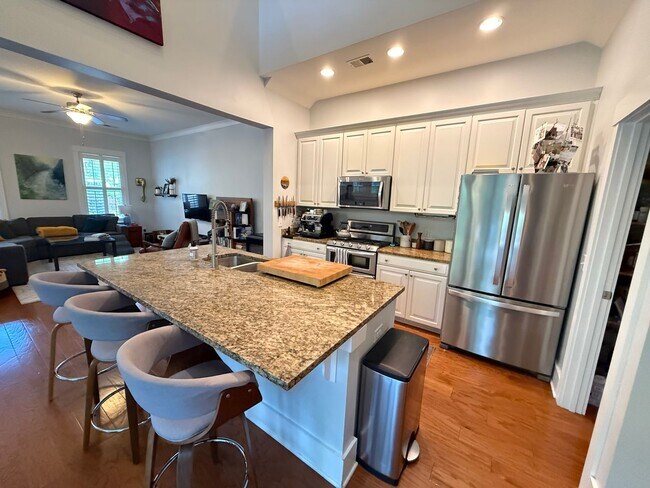 Building Photo - 3 Bedroom 2.5 Bath House in Moultrie Park ...