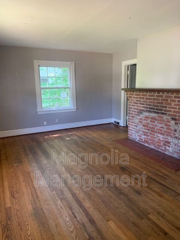 Building Photo - 836 E Montgomery St