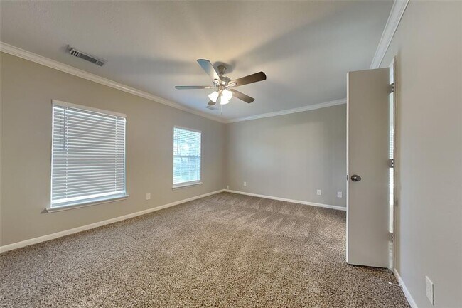 Building Photo - 5061 Stewart Dr
