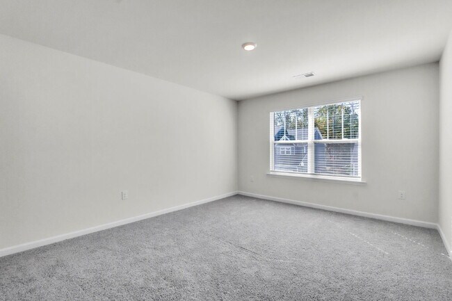 Building Photo - Modern 4BR Home with Loft & 2.5 Baths in W...