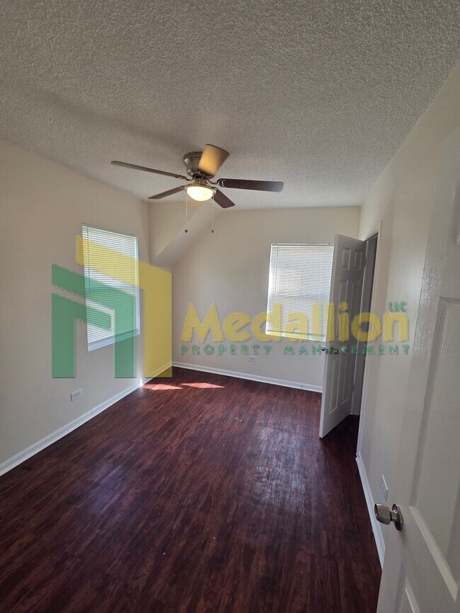 Building Photo - Updated 3-Bedroom Home with Sunroom and Backyard Space