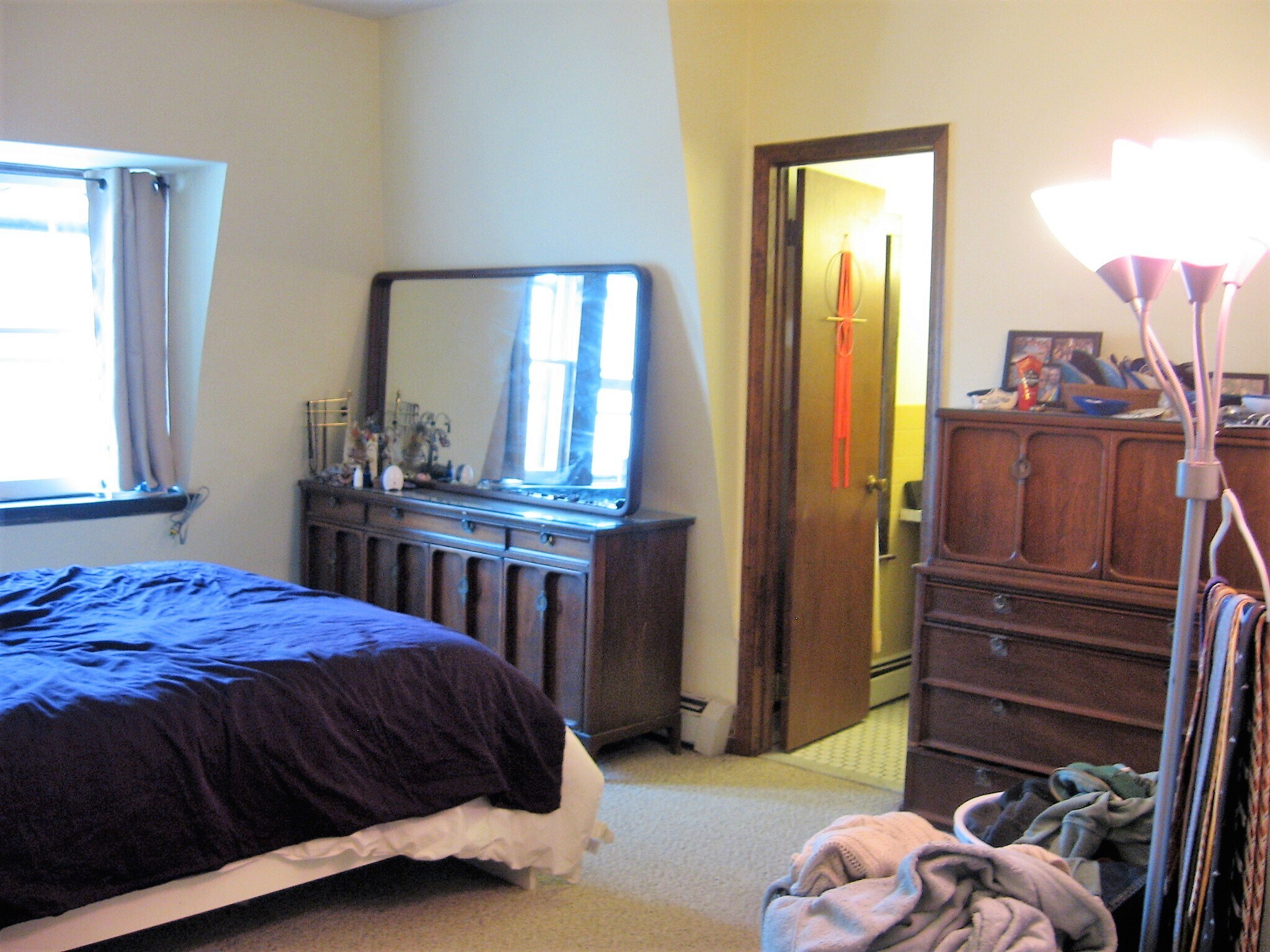 <Master Bedoom with Bath - 10 Old Mamaroneck Rd