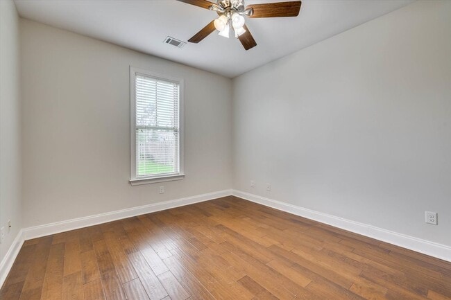 Building Photo - 226 Sandleton Way
