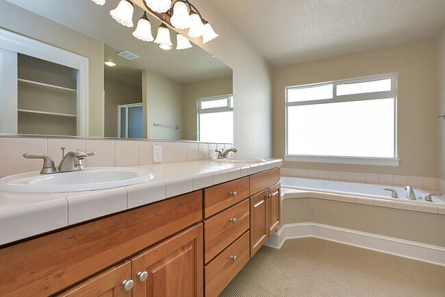 Building Photo - Amazing 4 Bedroom | 2.5 Bathroom Single Family Home| Exclusive Bauer Highlands Community