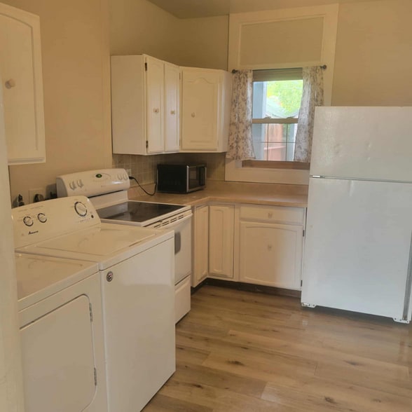 Building Photo - 920 S Colorado St