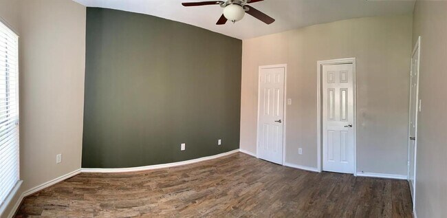 Building Photo - 10176 Oakberry St