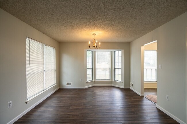 Building Photo - 361 Hadleigh Ln