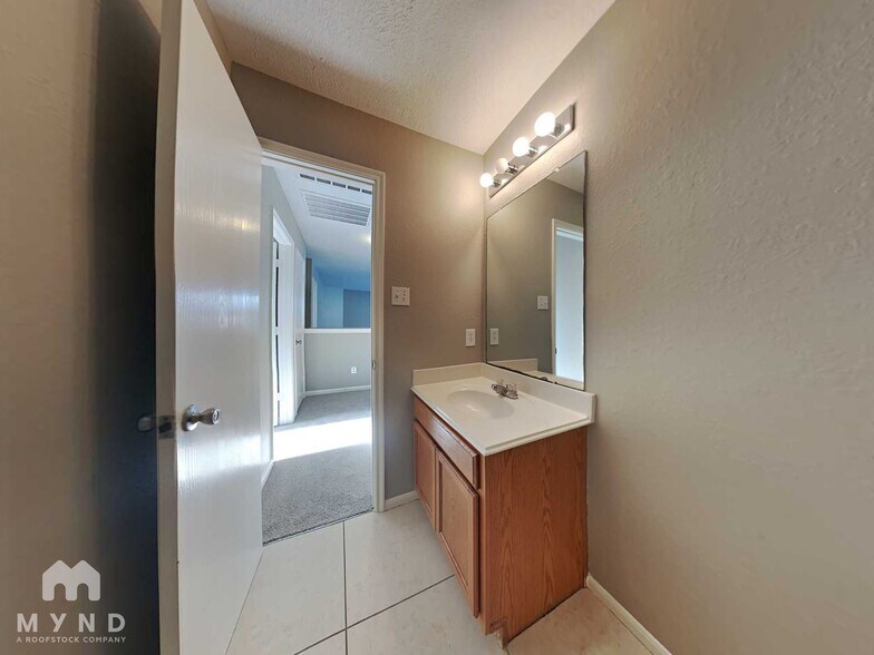 Building Photo - 8014 Arrington Forest Ln