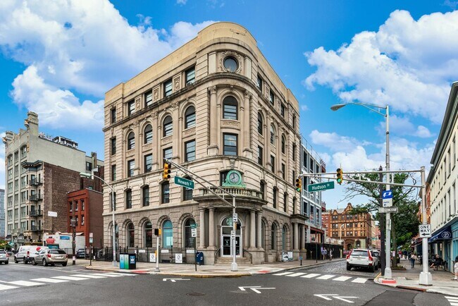 Building Photo - 102 Hudson St
