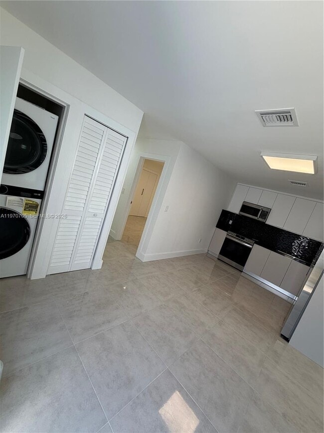 Building Photo - 25415 SW 128th Ave