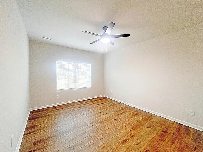 Building Photo - 7 Vine House Dr