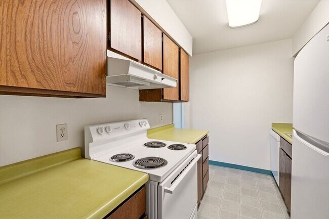 Building Photo - 3102 E 27th Ave