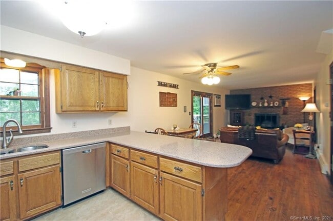 Building Photo - 854 Bullet Hill Rd