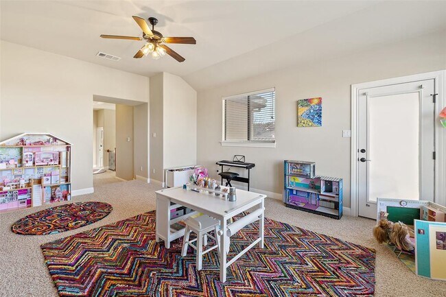 Building Photo - 2216 Gilia Dr