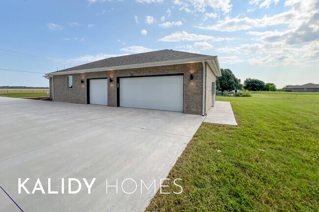 Building Photo - 12624 E Hefner Rd