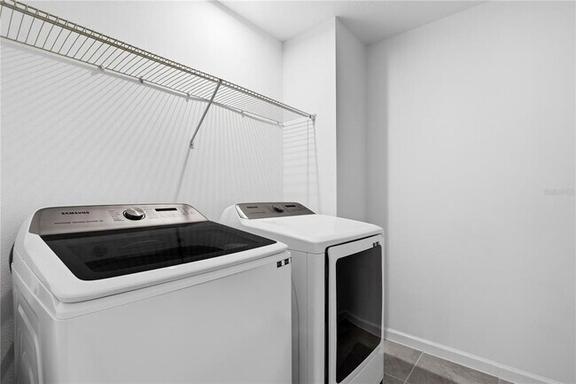 Building Photo - 1124 Lakeshore Breeze Pl