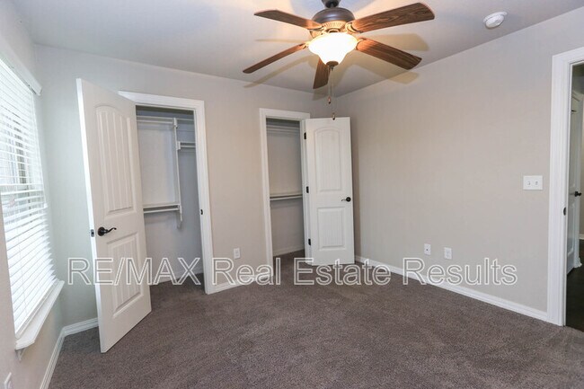 Building Photo - 4494 W Wales Dr