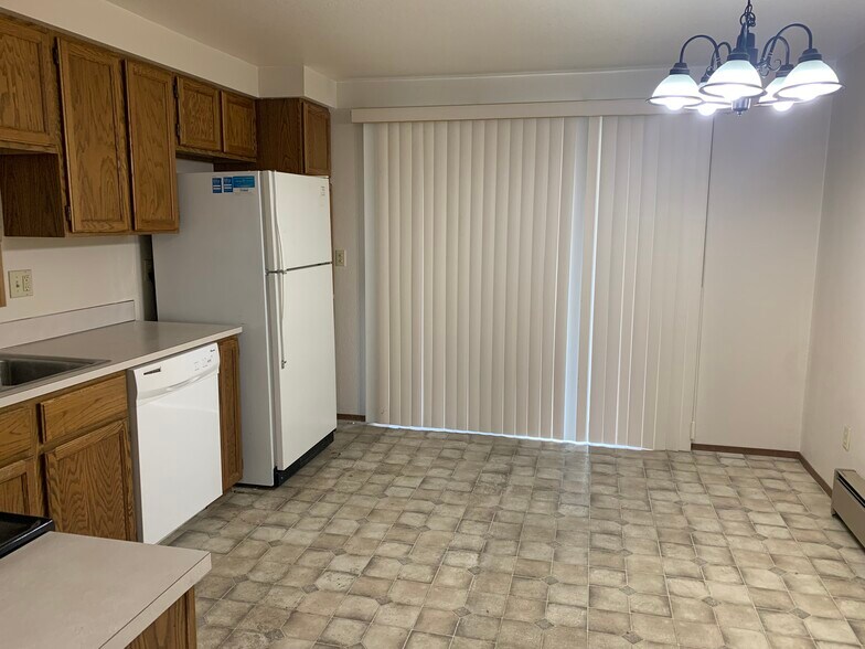 Building Photo - 107 La Villa Dr