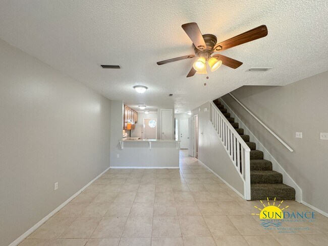 Building Photo - Newly Renovated 2BR/1.5BA Townhouse in For...