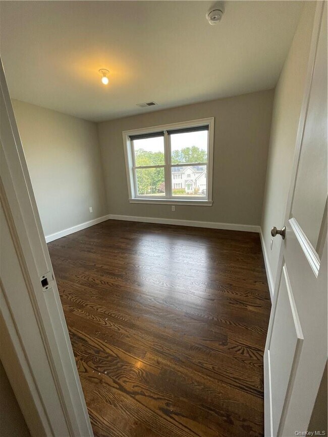 Building Photo - 88 Stratford Dr