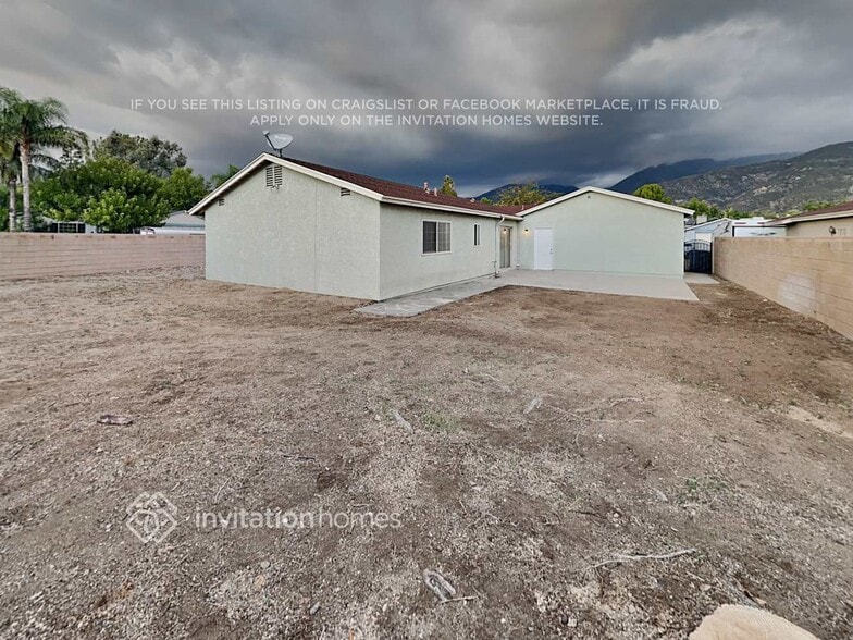 Building Photo - 1597 Tumbleweed Way