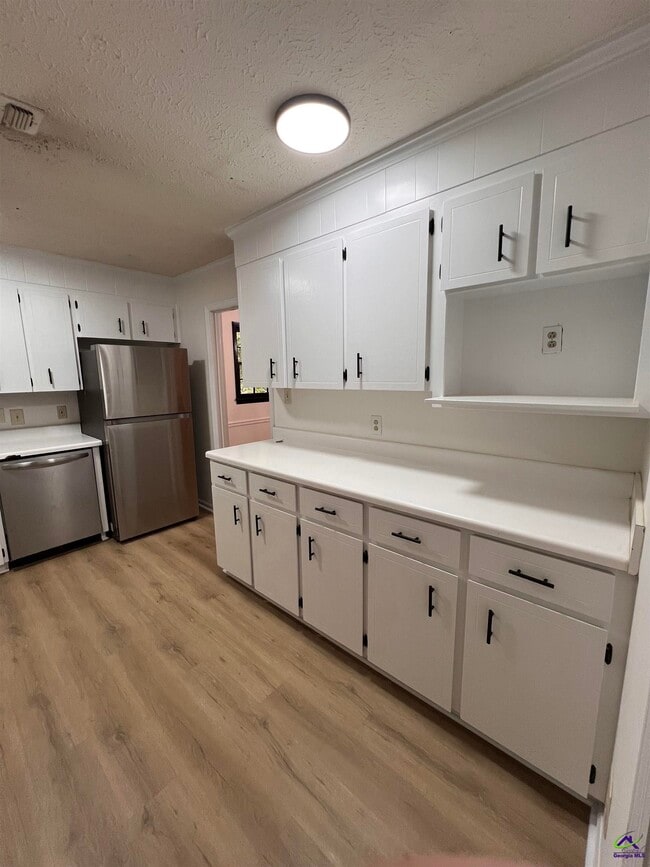 Building Photo - 789 S Forest Lake Dr