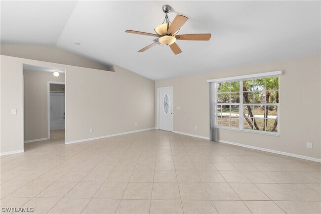 Building Photo - 2721 SW 12th Ave