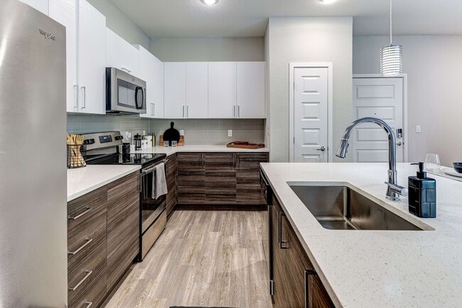 Building Photo - Cortland on Orange