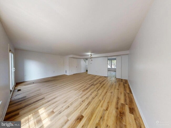 Building Photo - 8105 Kenova Ln