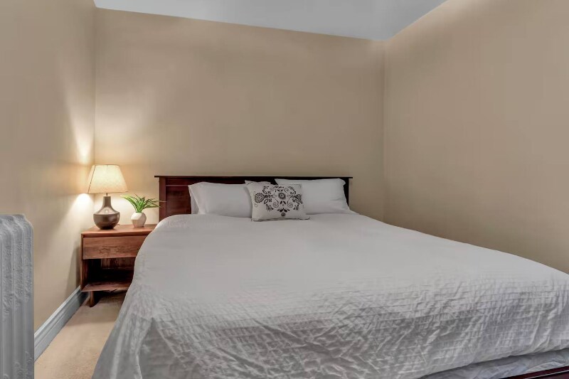 Building Photo - 61 St James Pl