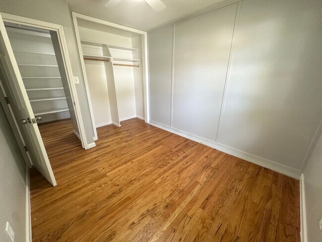 Building Photo - Beautifully Renovated 4 bedroom / 2 bath home in cul-de-sac!