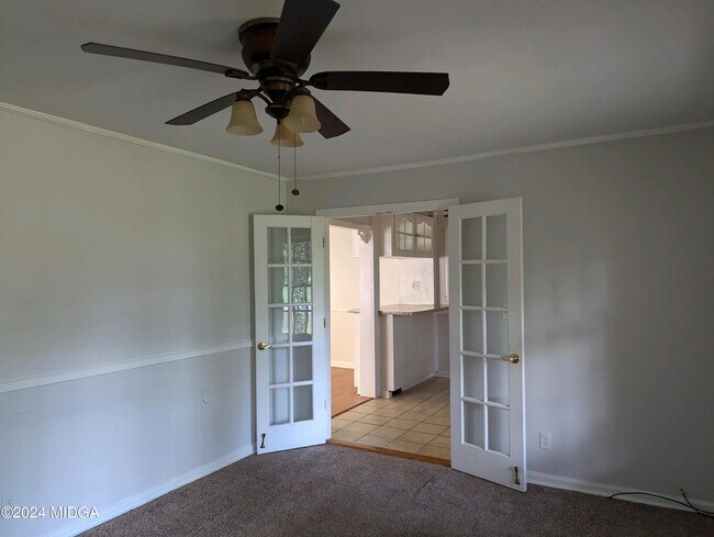 Building Photo - 2971 Crestline Dr