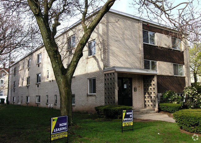 Primary Photo - Sheridan Arms Apartments