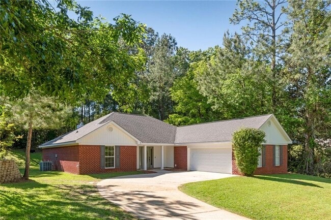 Building Photo - Beautifully Remodeled Home on Lake Forest ...