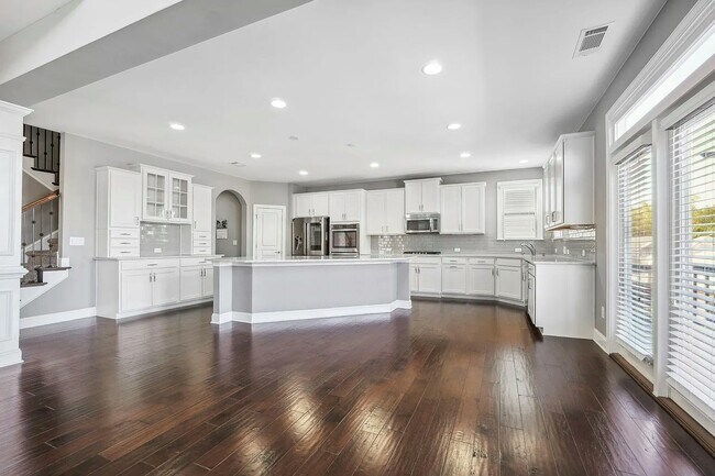 Building Photo - 670 Bell Creek Rd