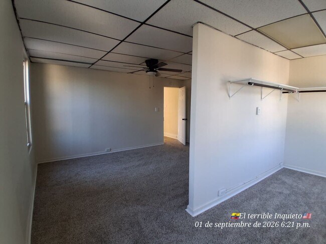 Building Photo - 122 E Amanda Ave