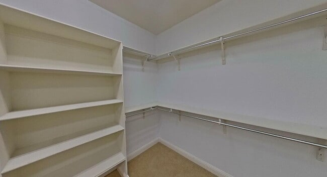 Building Photo - 1692 Woodhaven Cir