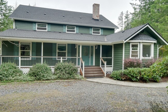 Primary Photo - Ravensdale 3 Story, close to Lake Retreat,...
