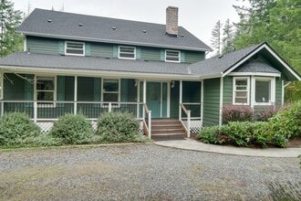 Building Photo - Ravensdale 3 Story, close to Lake Retreat,...