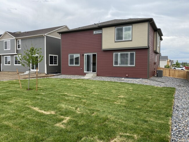 Building Photo - Don't Miss This Stunning 4 Bed/2.5 Bath Ho...