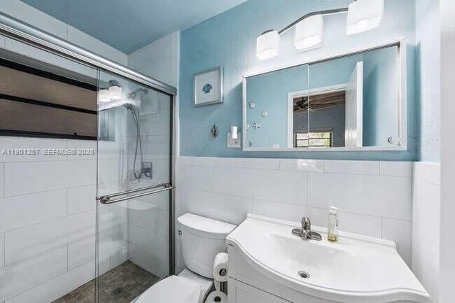 Building Photo - 3309 SW 16th St