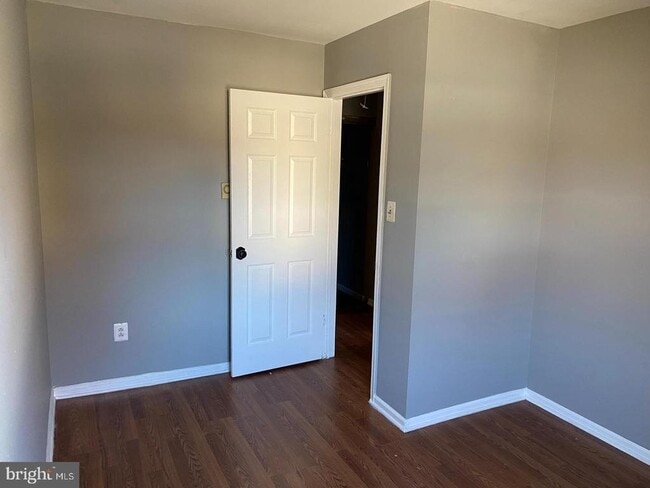 Building Photo - 14 Berkshire Rd