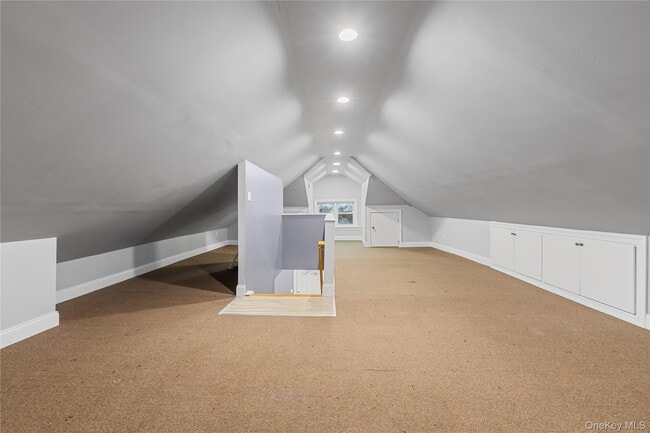 Building Photo - 148 W Walnut St