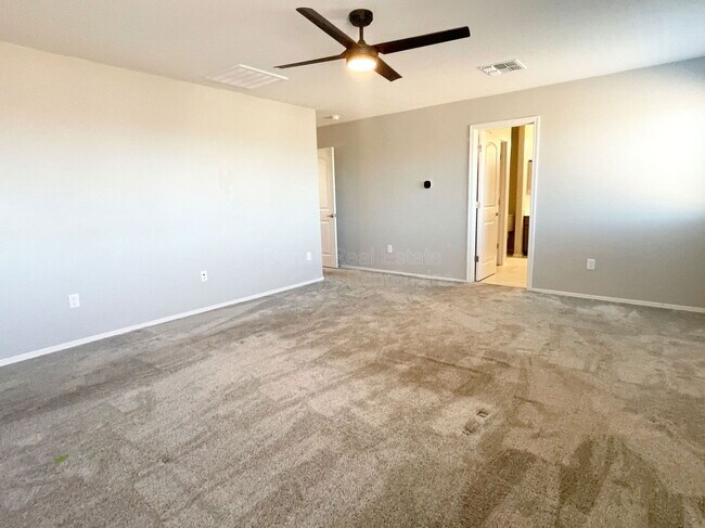 Building Photo - 8010 S Golden Bell Dr