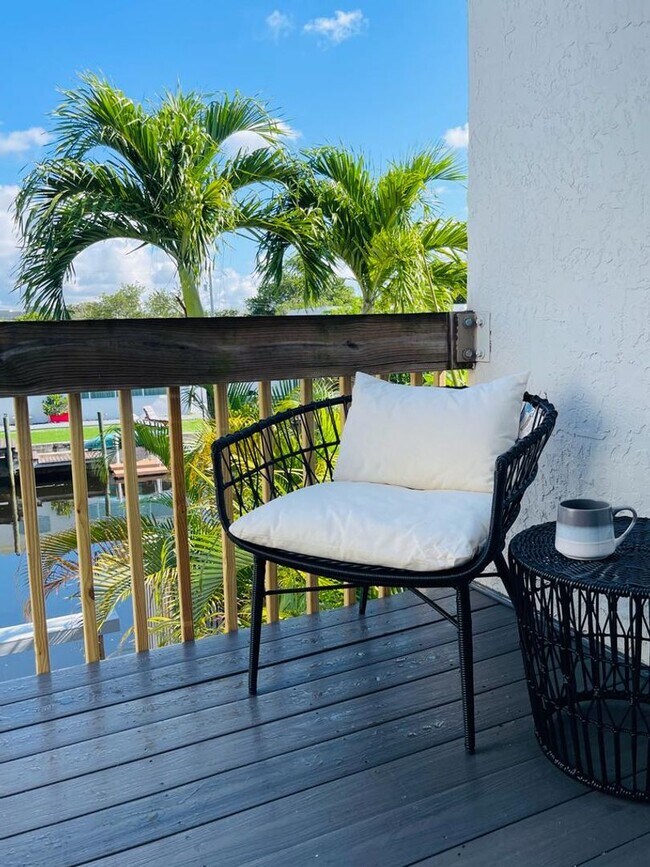 Building Photo - 605 Kensington Pl