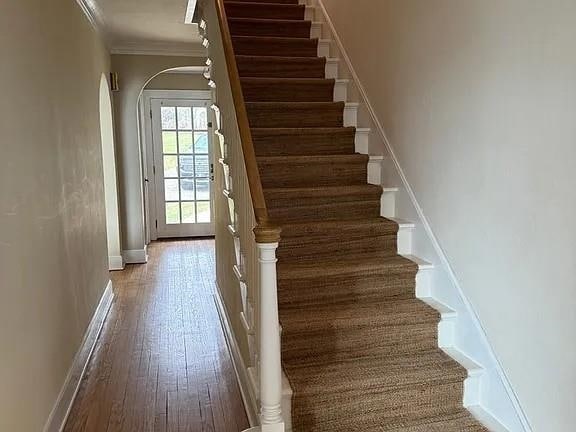 Building Photo - 1215 Farwell Dr