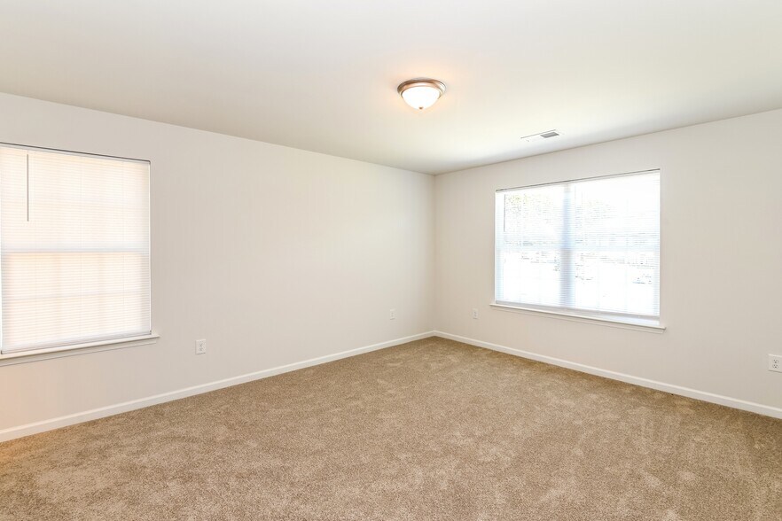 Building Photo - 7015 Plott Rd